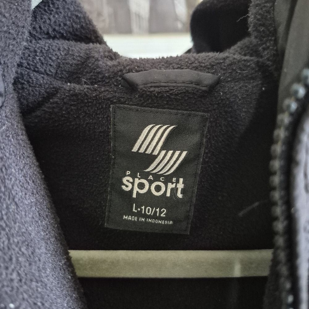 Sporty Black Kids Puffer Jacket - Picture 2 of 6